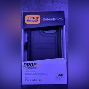 OtterBox Defender Series Pro with utility clip
